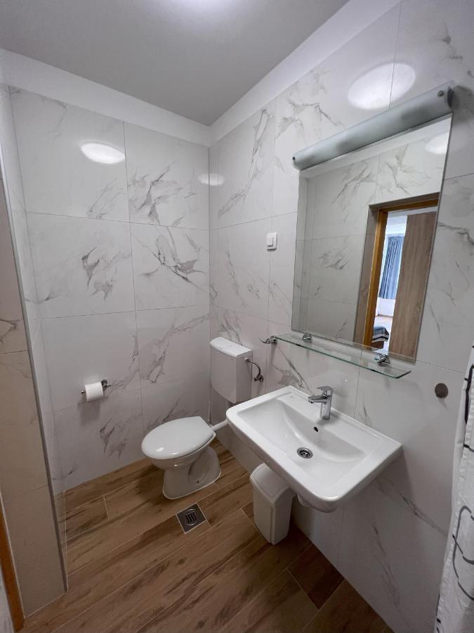 Apartmani Palme 푼타나 외부 사진
