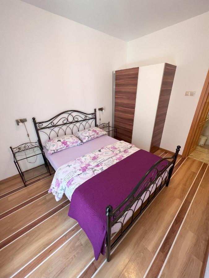 Apartmani Palme 푼타나 외부 사진