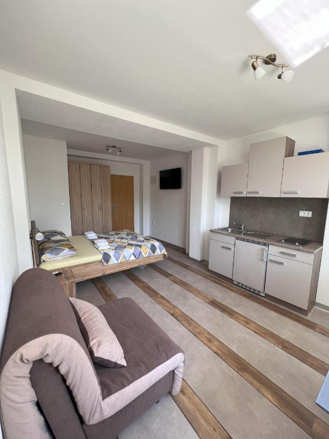 Apartmani Palme 푼타나 외부 사진